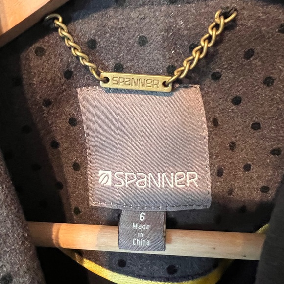 Spanner grey polka dot ruffle front zipper detail coat size 6 - Picture 5 of 6